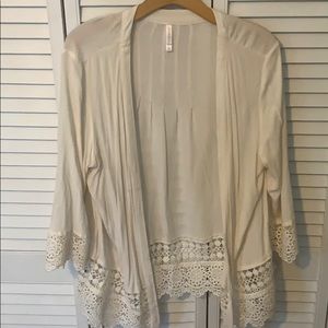 Xhilaration Creme Shrug